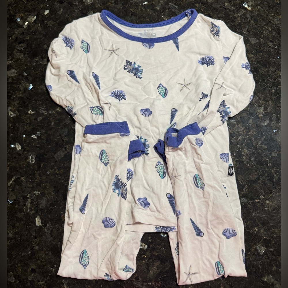 Kyte Baby Blue Seashells Long Sleeve Pajamas